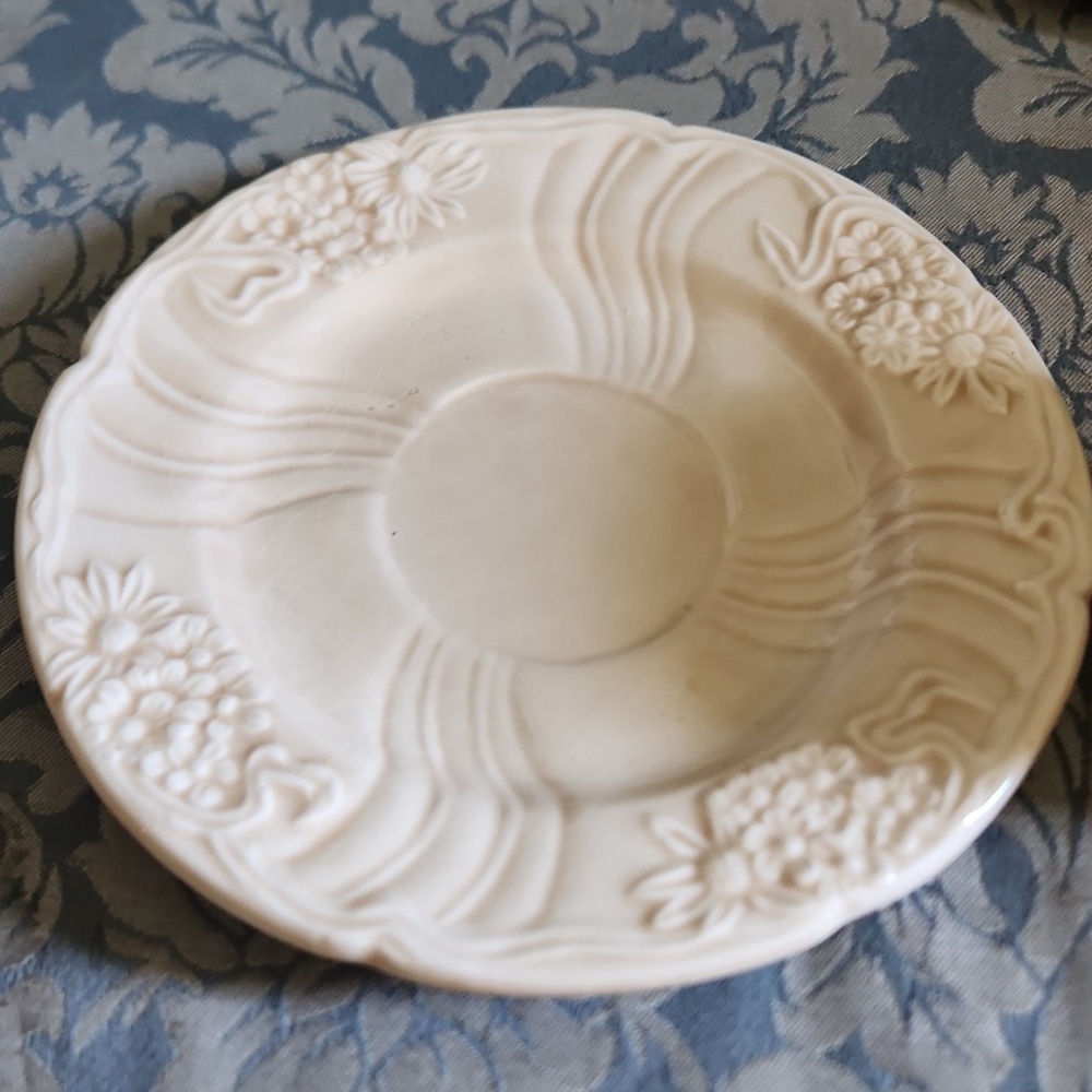 Vintage Beltane tea cups and saucers - Picture 5 of 6